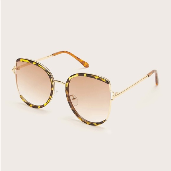 Who’s Who Sunglasses - Picture 2 of 4